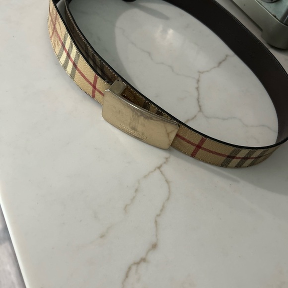 Burberry Beige and Red Checkered Belt - Picture 2 of 2